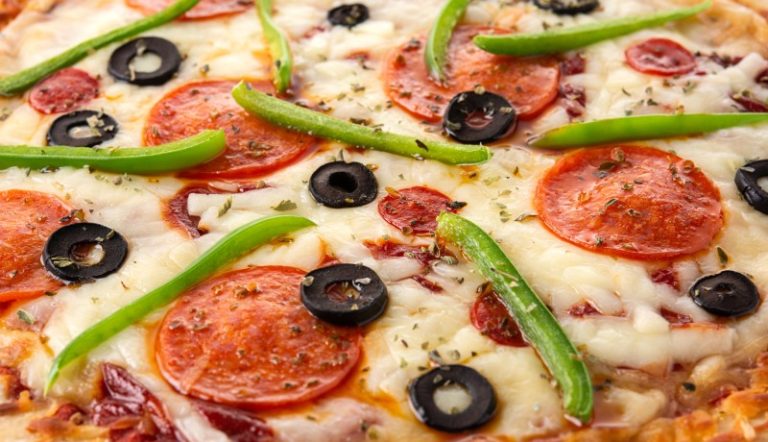 traditional-supreme-pizza-background (1)